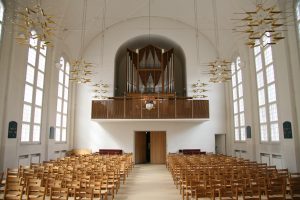 Forbedret akustik i Frihavnskirken med Baswa Akustiksystem. Læs om projektets udfordringer og succes fra 2012.